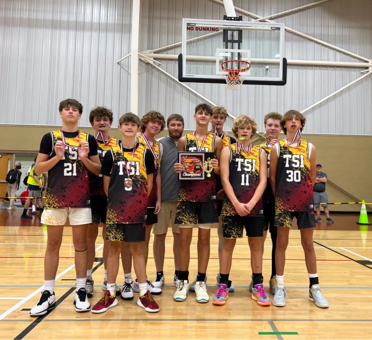 TSI (@tsi2028) on Twitter photo Congrats to the 2028 Gold team on picking up a championship today. <a href="/WKSportsEntert1/">WK Sports & Entertainment</a> #BGSummerHeatShootout <a href="/HoosierHills/">Hoosier Hills Hoops</a> Congrats to the 2028 Gold team on picking up a championship today. <a href="/WKSportsEntert1/">WK Sports & Entertainment</a> #BGSummerHeatShootout <a href="/HoosierHills/">Hoosier Hills Hoops</a>