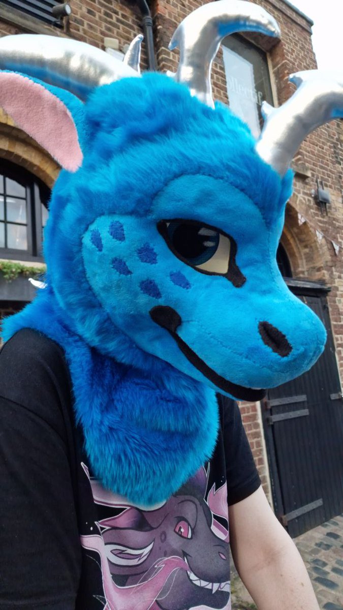 BSilverscales's tweet photo. Giving you that side eye this #MeepyMonday ya'll better be behaving. This blue derg is watching you closely.

🧵@MarvellousMeep
📷@KadenFoxo https://t.co/JFn9XW8kAE