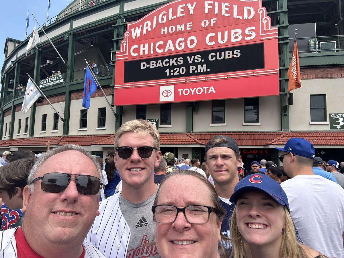 bleacherbumz's tweet photo. @smashley_4 See us waving to you?  cc: @abbybossler9 #FlyTheW https://t.co/kxQkA4oue9