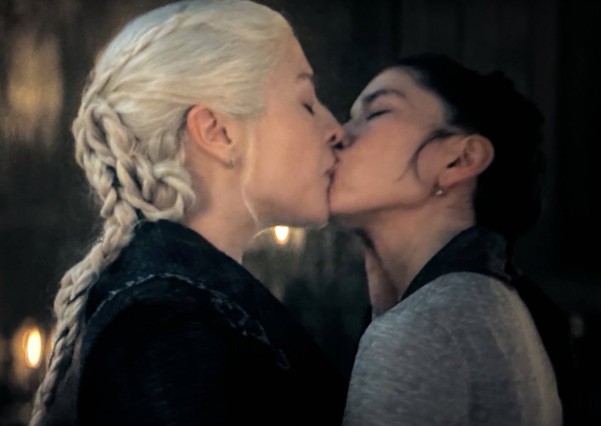 ౨ৎ⋆.˚ tweet media