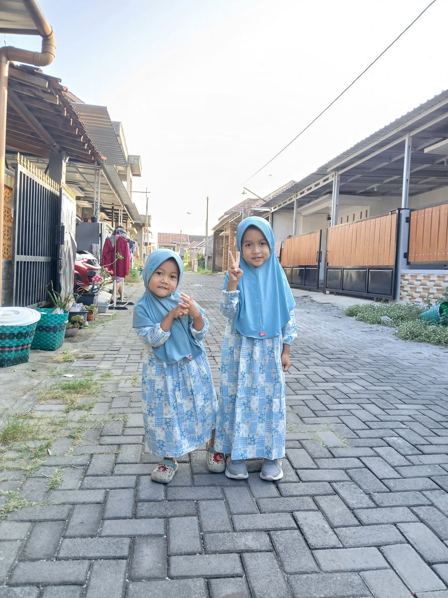 adinGIA's tweet photo. SAYANGKOOOOE. cepet bgt uda keluar kandang siiih. Bismillah bermanfaat ilmunya aamiin 🥰 https://t.co/7xhIPjt1sX