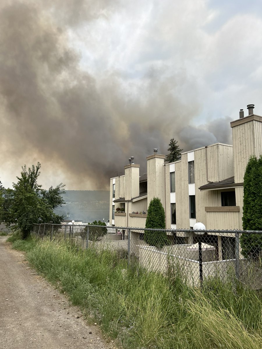 Wildfire just sparked in Williams Lake looks like it’s spreading quickly. 
Winds definitely aren’t helping.