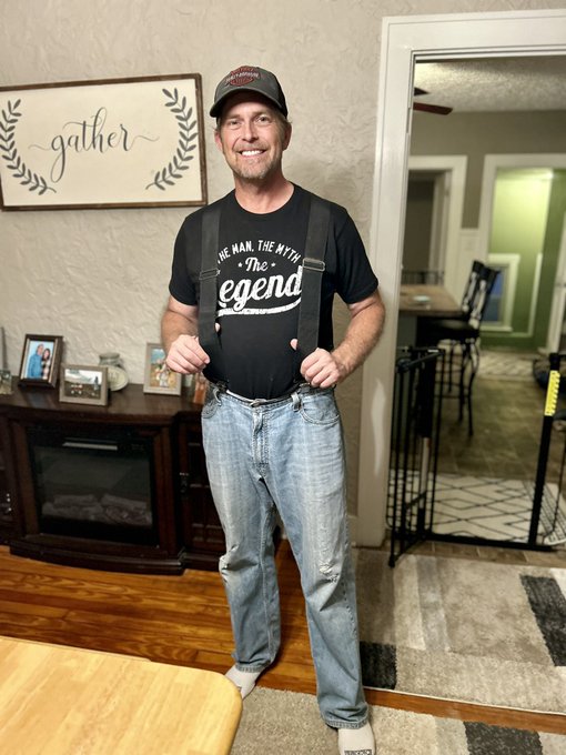 I have started wearing suspenders. Earlier today, I had them on underneath my Hawaiian shirt. Tonight<a href="/tag/merrychristmas"class="tags"><span>#merrychristmas</span></a><a href="/tag/mustangranch"class="tags"><span>#mustangranch</span></a>