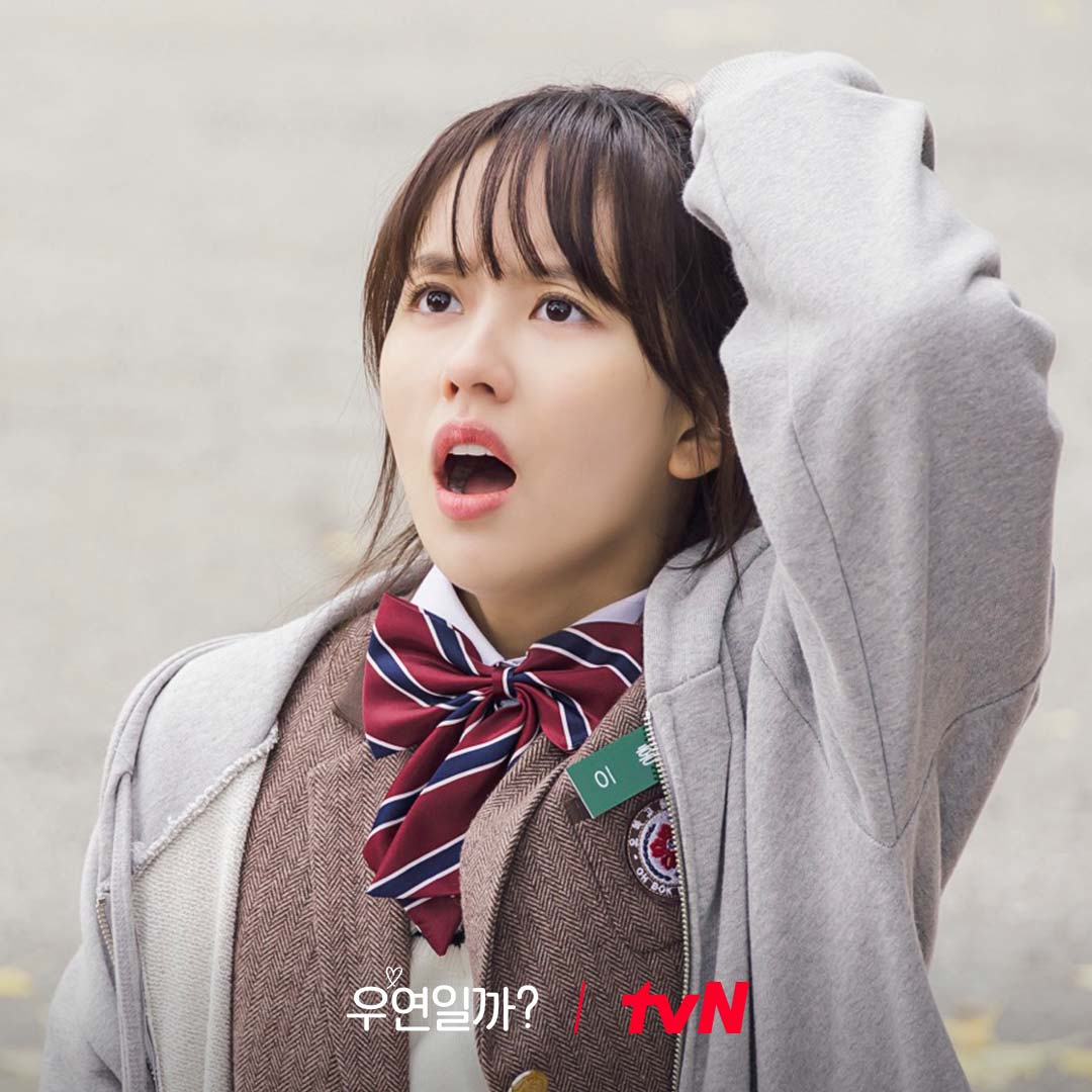 CJnDrama's tweet photo. 홍주랑 후영이는 진짜 유명한 첫사랑임 ദ്ദി˙∇˙)ว
오늘 첫 방송부터 엄청나게 설렐 거임🧡

첫사랑 기억 소환 로맨스 <우연일까?>
7/22 [월] 저녁 8:40 첫 방송 | tvN

#우연일까 #SerendipitysEmbrace 
#김소현 #채종협 #윤지온 #김다솜
#tvN #tvN에서봐 #스트리밍은TVING https://t.co/VbAqZl4Sse