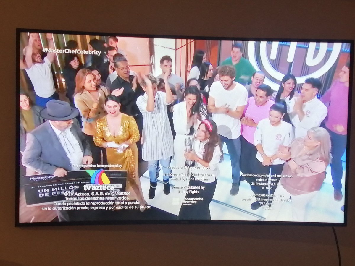 karlaceja21's tweet photo. Ganó mi Favorita @RossanaNajeraF el #MasterChefCelebrity
@ClaudiaLizaldi
@donponchocadena
#ChefHerrera
@zahietellez @MasterChefMx
@AztecaUNO #claudializaldi #aztecauno #LegalmenteBella https://t.co/Rwg0F1v9Gz