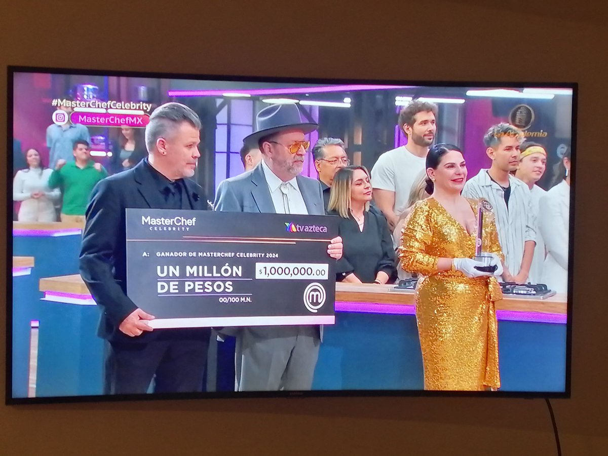Fue un excelente cierre, grandes platillos todos son grandes Chefs
#MasterChefCelebrity
<a href="/ClaudiaLizaldi/">Claudia Lizaldi ✨</a>
<a href="/donponchocadena/">Alfonso Cadena</a>
#ChefHerrera
<a href="/zahietellez/">zahie tellez</a> <a href="/MasterChefMx/">MᴀsᴛᴇʀCʜᴇғ Mᴇ́xɪᴄᴏ</a>
<a href="/AztecaUNO/">Azteca UNO</a> #claudializaldi #aztecauno #LegalmenteBella