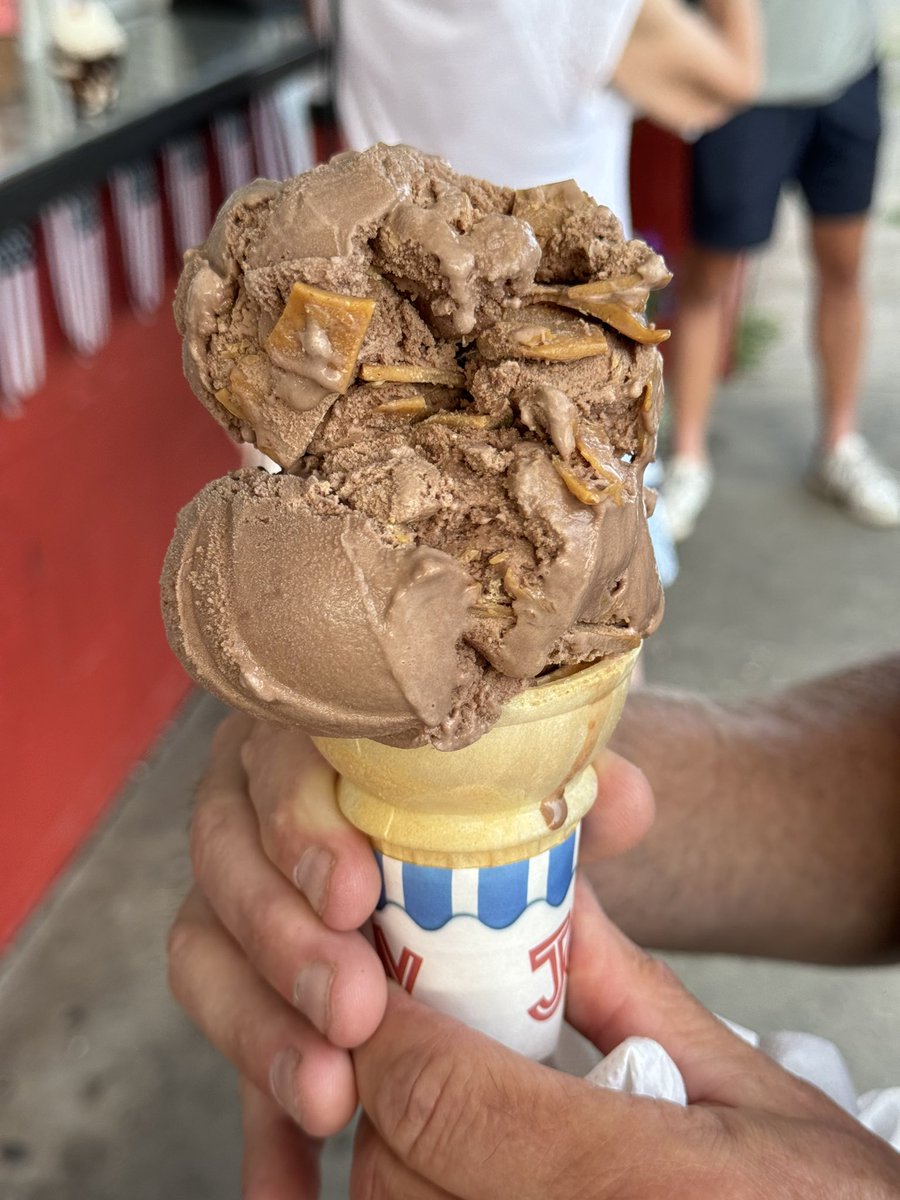 deepee418's tweet photo. Happy #InternationalIceCreamDay! #HiHo #Olean https://t.co/EkbG0eSjRd