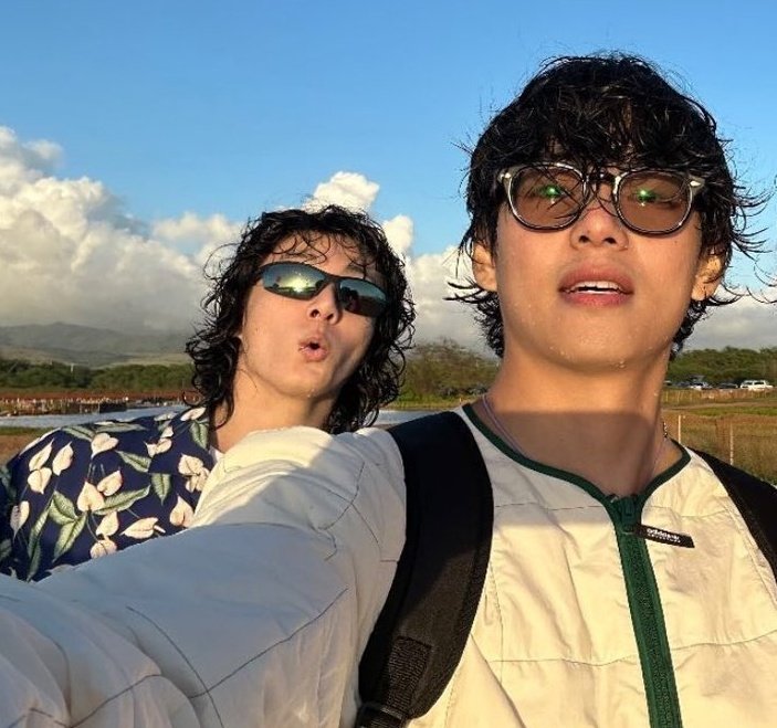 thfode's tweet image. MINHAS VIDAS!!#TAEKOOK ❤️‍🩹🐯🐰