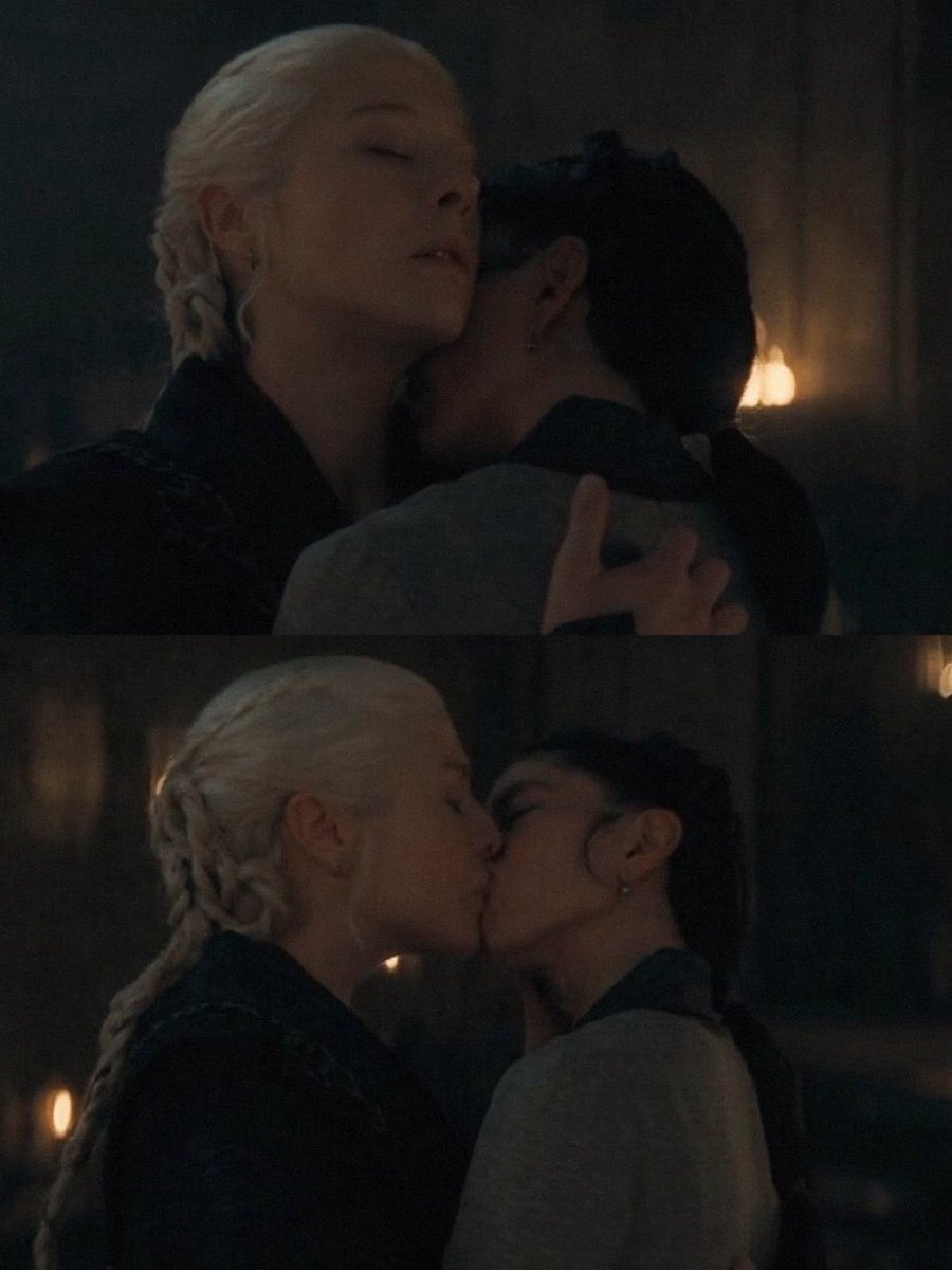 Momoesnerd's tweet photo. Mis respetos por Lady Mysaria haciendo que Rhaenyra no pierda esta guerra y ganandose a la gente de King's Landing

Con sus consejos hizo más que todos los demás de su corte, yo también hubiera hecho lo mismo que Rhaenyra 

#LaCasaDelDragón 
#HouseOfTheDragon 
#MaxSquad https://t.co/hnF722pwGQ