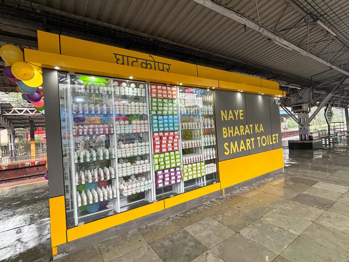 ManishKelshikar's tweet photo. One more milestone…another feather in the cap…a brand new Woloo Powder Room at Ghatkoper Local Train Station launched today…
Woloo  PowderRooms…A toilet with retail store…Naye Bharat ka Smart Toilet ! https://t.co/WGFvsjIQpD