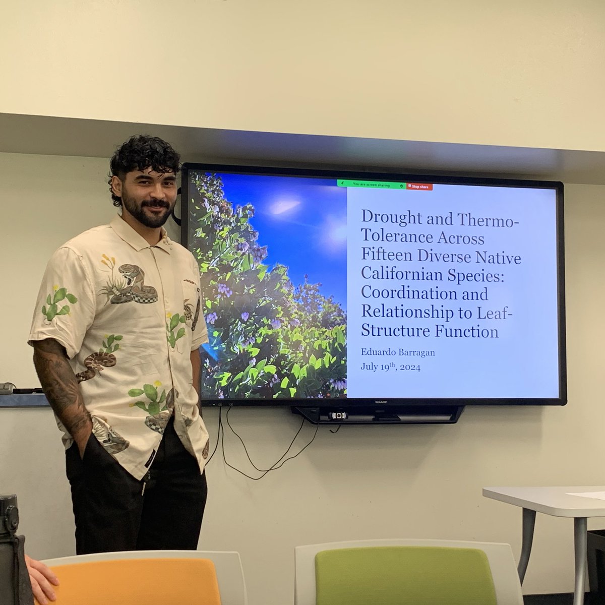 Harnawaz Boparai he/him (@brownnaturalist) on Twitter photo Congratulations to <a href="/Eddie_Barragan_/">Eduardo (Eddie) Barragán</a> for defending his thesis on Friday! Really excited for your future! 😊 Congratulations to <a href="/Eddie_Barragan_/">Eduardo (Eddie) Barragán</a> for defending his thesis on Friday! Really excited for your future! 😊