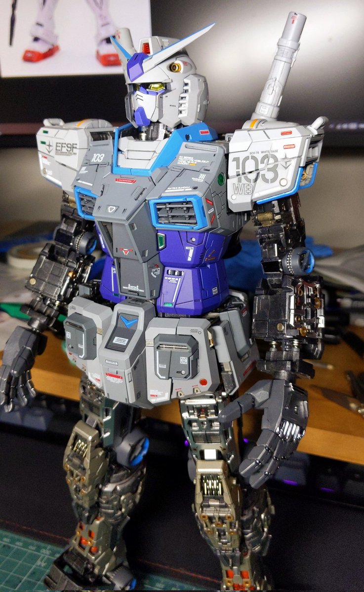 DZMaven's tweet image. July progress update.
Head, shoulders, waist and feet done.
#gunpla #ガンプラ
#perfectgrade