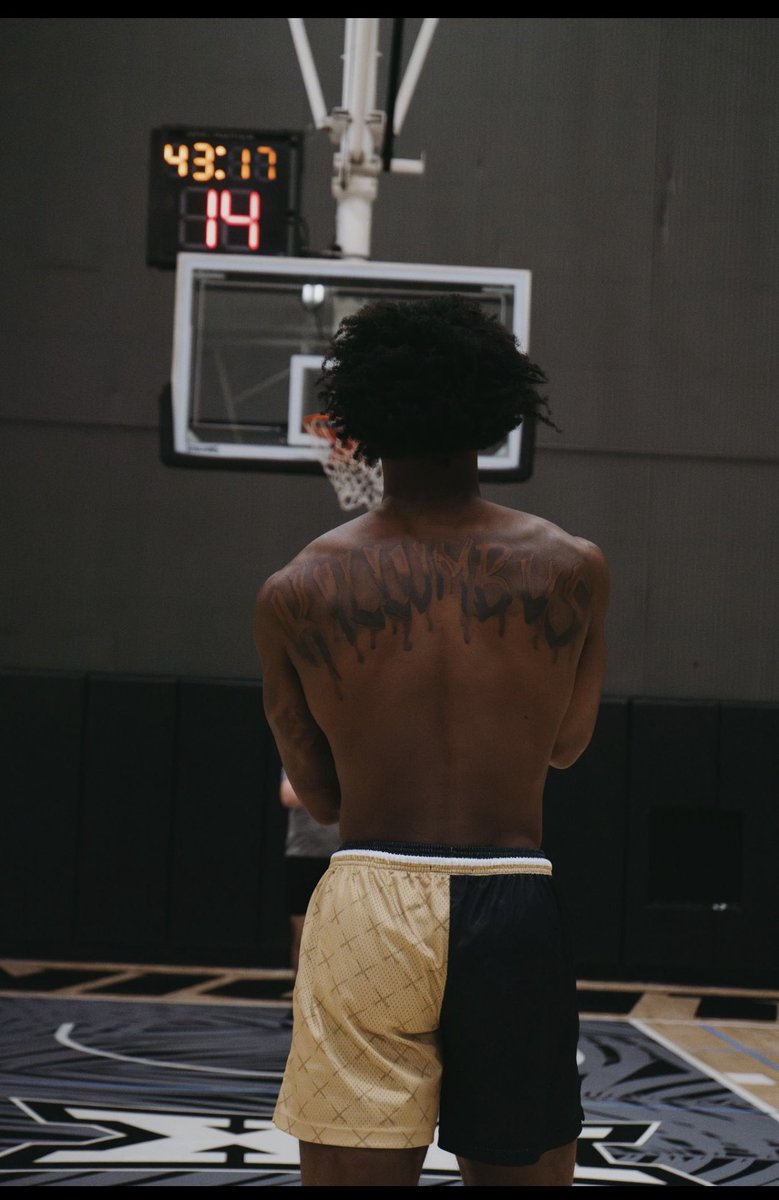 JaylinSellers's tweet photo. Got the city on my back and the city told me no matter the pressure or the stress want be able to fold me💙 https://t.co/0PIS5a4WiU