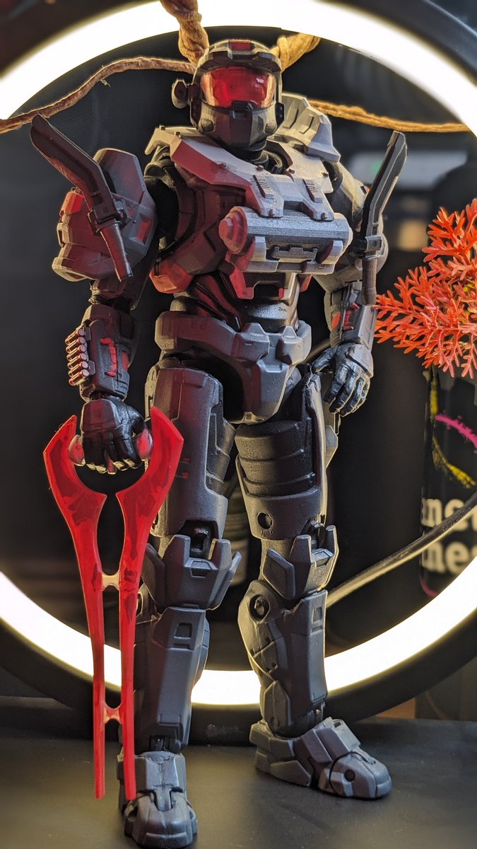 HOIDA247's tweet photo. Finished another MK V [B] for someone on Etsy. Love the bulkiness of the spartan and color scheme.

Parts and painting done by me.

@Jazwares @Halo

#halocustom #Halo #HaloSpotlight #HaloInfinite https://t.co/ipAzkLnc6K