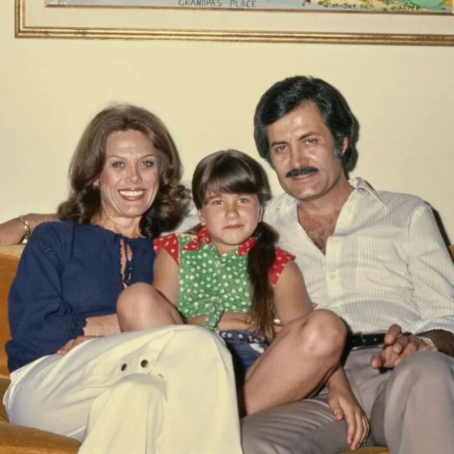 sangarciacorre's tweet image. Quién la niña luego convertida en famosa actriz? No creo que logren adivinarlo.