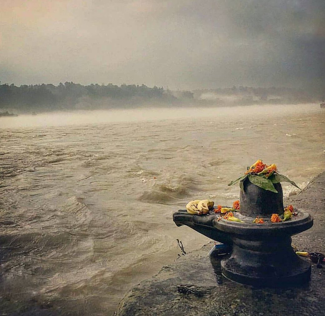 AradhyaDixit12's tweet photo. एक नदी से बह रहे हैं आदियोगी ॥ हर-हर महादेव https://t.co/ca6sPBR7YA