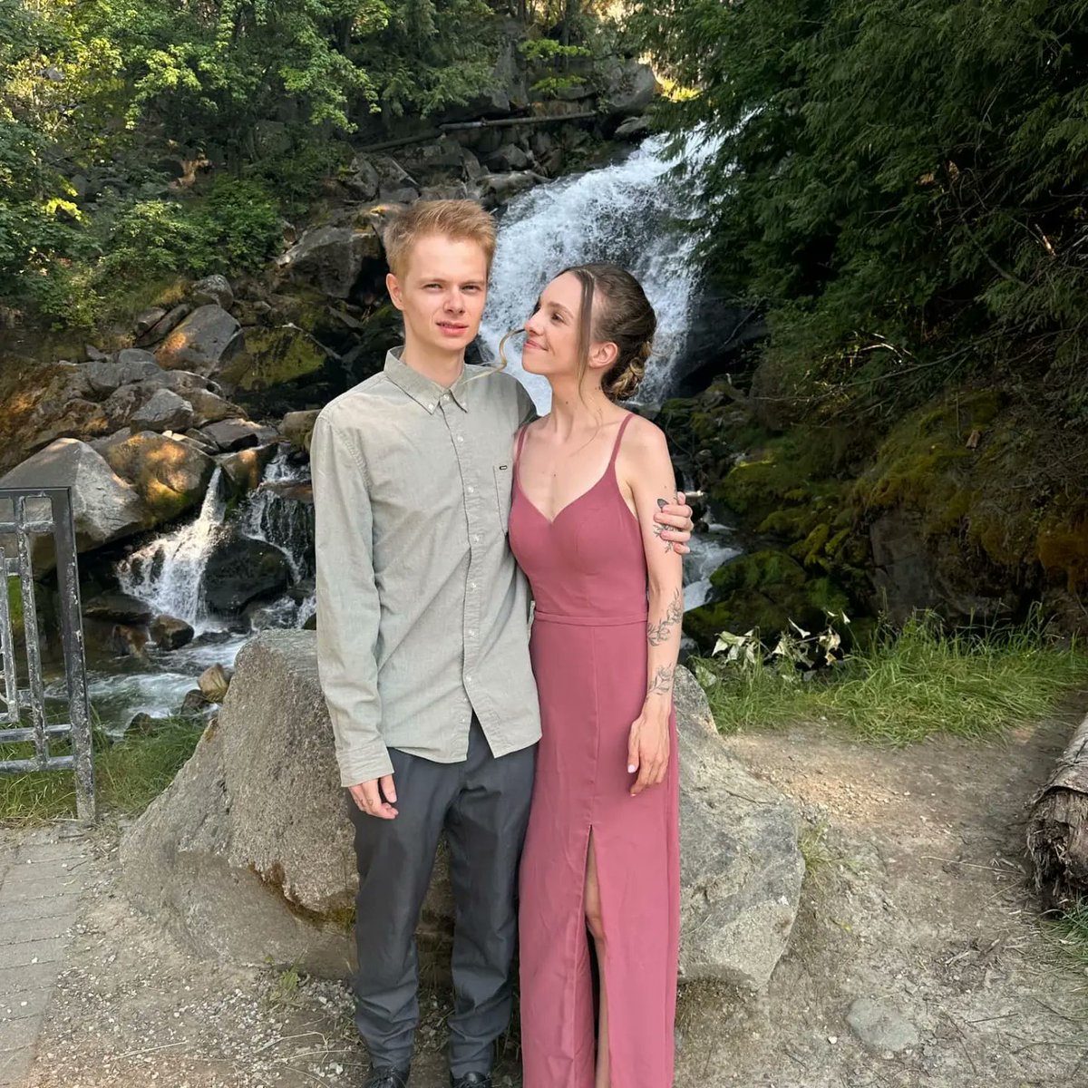 tbaldwin100's tweet photo. Had a great weekend at a wedding celebration.

@courtneymrich https://t.co/txHzJINsaS