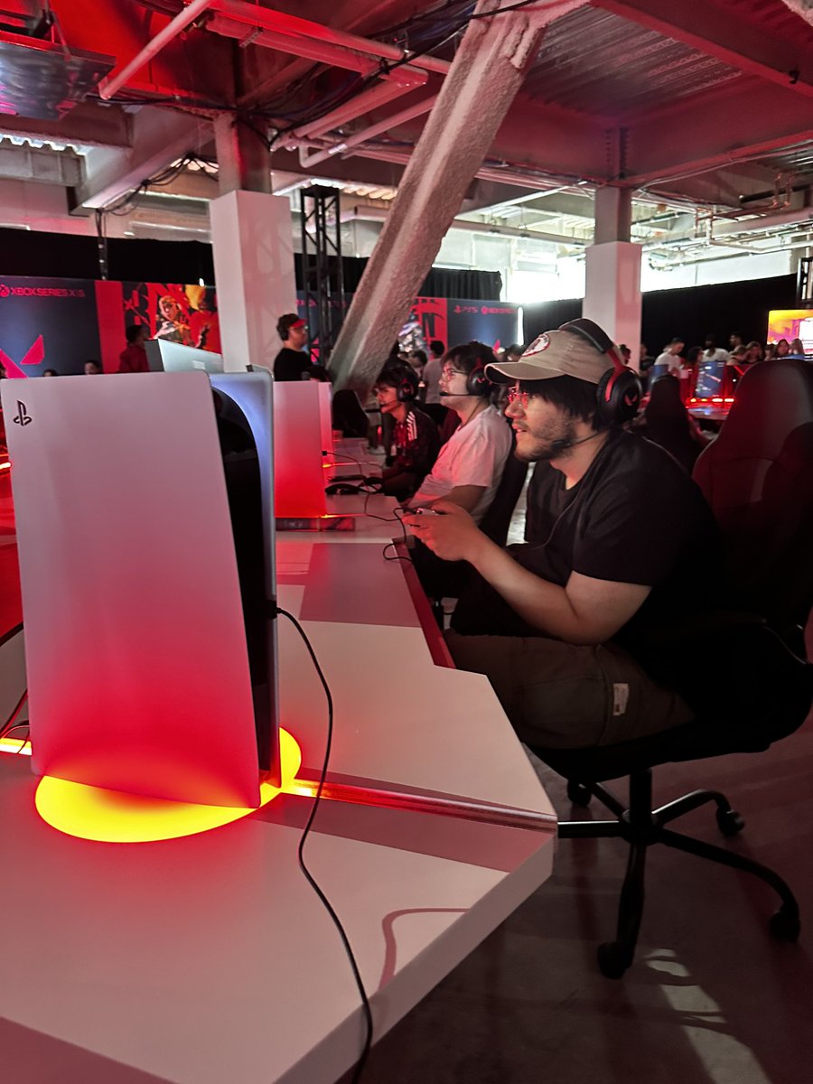sormuh's tweet photo. NY #VCT block party was a blast. Got the chance to be on the official @VALORANT IG and watch an irl @tarik stream 🫡 https://t.co/ahKJk6IuLI