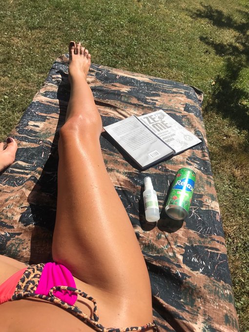 Ktor&uacute; časť tela m&aacute;&scaron; najrad&scaron;ej na žen&aacute;ch?😈   Like = Kozičky🍒 Koment = Zadoček🍑 RT = Nožky👣 https://t.<a href="/tag/onlyfans"class="tags"><span>#onlyfans</span></a><a href="/tag/onlyfansgirl"class="tags"><span>#onlyfansgirl</span></a><a href="/tag/onlyfansbabe"class="tags"><span>#onlyfansbabe</span></a><a href="/tag/sellin"class="tags"><span>#sellin</span></a>