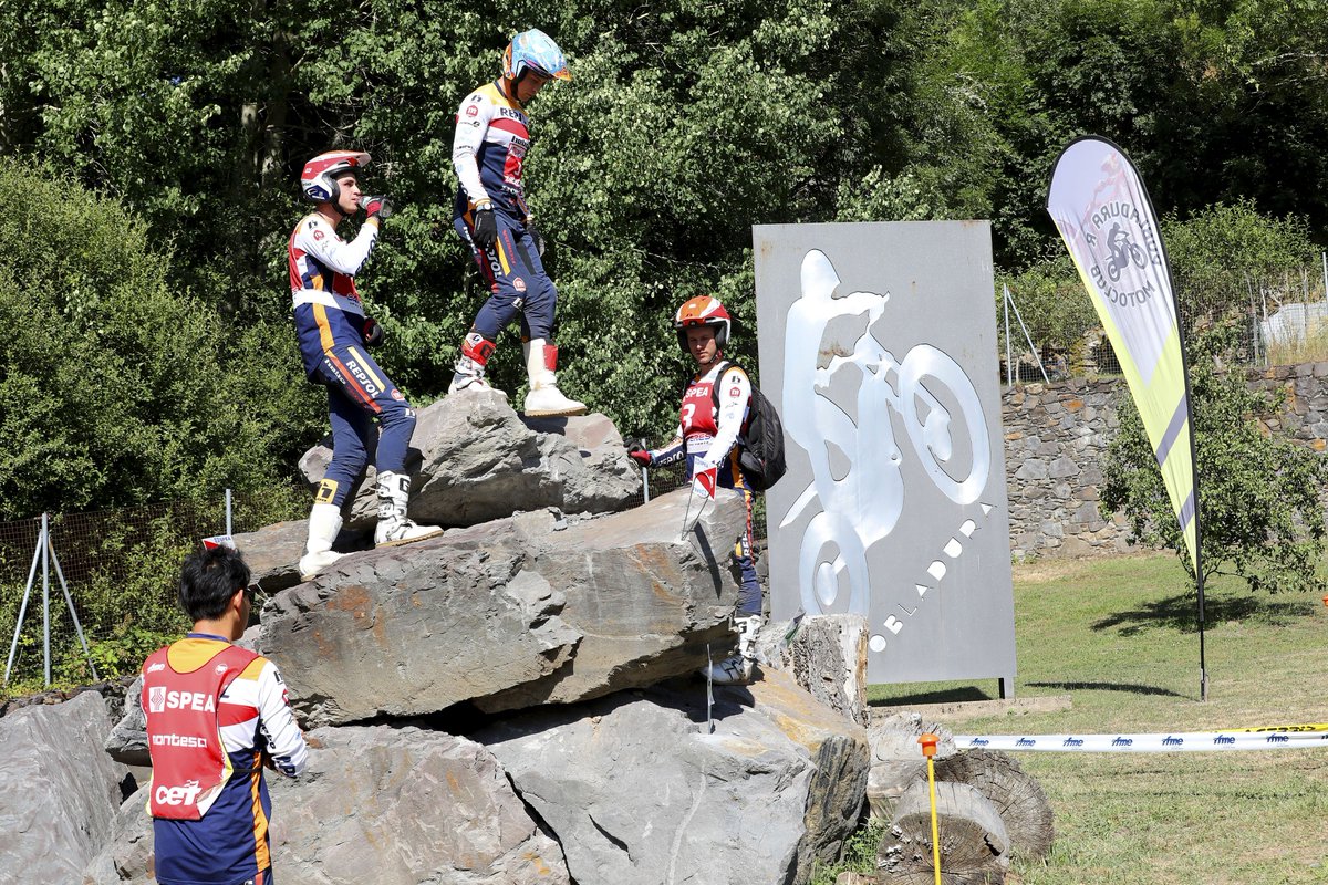 trialteamhrc's tweet photo. It’s all about teamwork 💪

#RepsolHondaTeam #HondaRacingCorporation #GabriMarcelli #RFME https://t.co/PJwgXy0BdV