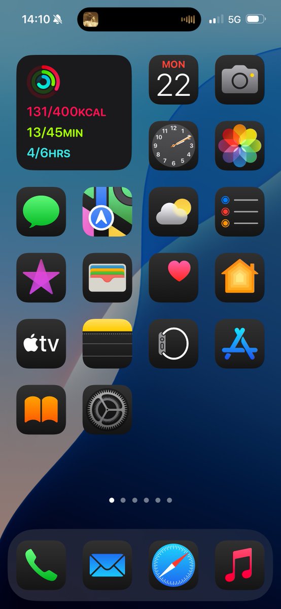 BrightMinho's tweet photo. ทำไมไม่มีใครเตือนเลยว่า อัป iOS 18 ไปแล้ว จะหน้าตาอุบาทว์แบบนี้ 😂😭😰 https://t.co/3UbcEtxstt