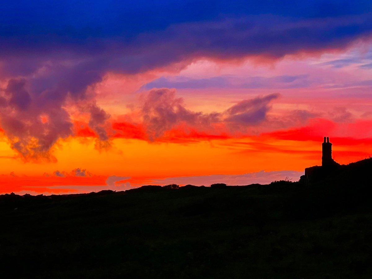 Mark Reynolds (@markreynolds302) on Twitter photo Some snaps of last nights sunset whilst we were out looking (sadly unsuccessfully) for Orcas! <a href="/VisitScotland/">VisitScotland</a> Some snaps of last nights sunset whilst we were out looking (sadly unsuccessfully) for Orcas! <a href="/VisitScotland/">VisitScotland</a>