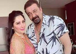 yespunjab's tweet photo. Sanjay Dutt pens sweet b'day note for wife Maanayata; latter drops glimpses from celebration
#SanjayDutt #BirthdayNote #Actor #Wife #Maanayata #Birthdaycelebration #Yespunjab
@duttsanjay
https://t.co/Qu6g4Hq7lH https://t.co/ZR6bfxkWVo
