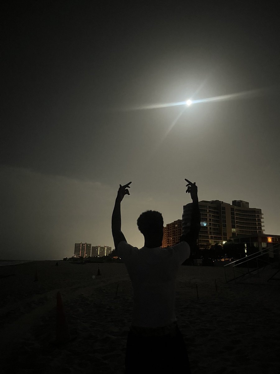 lilced___'s tweet photo. 🌕 https://t.co/8O1SyVcwQf