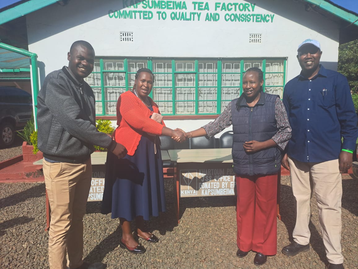 EPK Kapsumbeiwa has handed over staffroom furniture to Khartoum Junior School in a bid to make the working environment conducive for the teachers and promote quality education.

#SDG4 #EasternProduceKenya #EPK