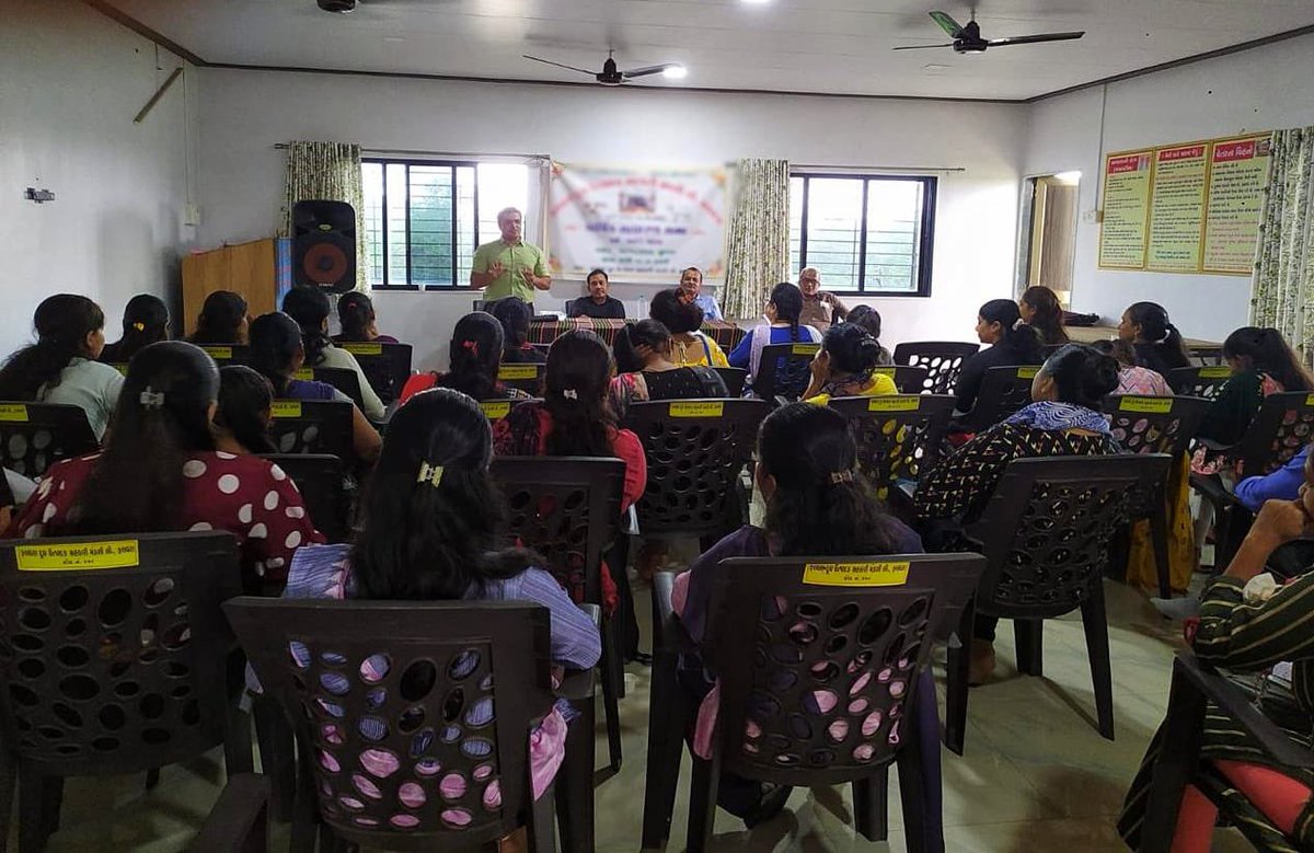 dr_hemant_patel's tweet photo. "ICDS કર્મચારી-ગણ અને MSW-સ્ટુડેંટ્સ" માટે વ્યવસાયિક કારકિર્દી, આંગણવાડીને વધુ સમાજઉપયોગી બનાવવા તથા આરોગ્ય જાળવણી હેતુથી "આદિવાસી વિકાસ ક્રેડિટ કોપેરાટીવે સોસાયટી લિમિટેડ"માં ગુજરાત લોકપાલ શ્રી ઉત્પલભાઈ, સાથેની ક્ષણો..
#icds #mswstudent #anganvadi #health #bankingsector #career https://t.co/pq7KhfTZ7n