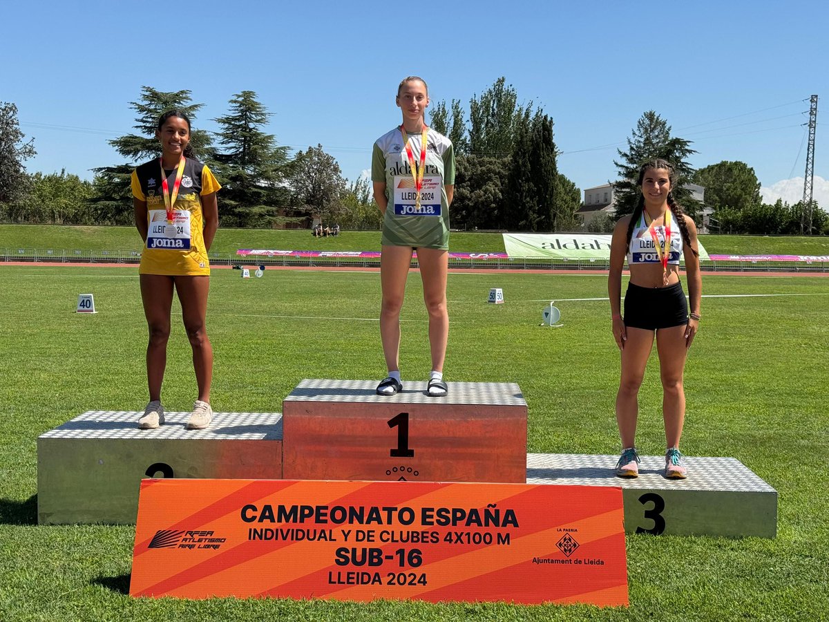 CAIgualada's tweet photo. MABINTOU CAMARA SOTSCAMPIONA D’ESPANYA SUB16🥈 als 300mll

Ahir l’atleta del club Mabintou Camara es va proclamar Sotscampiona d’Espanya Sub16 als 300mll amb 40”05🥈🔝

Enhorabona Mabintou i al seu entrenador Santi Ramos💛
@esportigualada @petromiralles_ @AiguadeRigat_ https://t.co/ZELR2fog2H