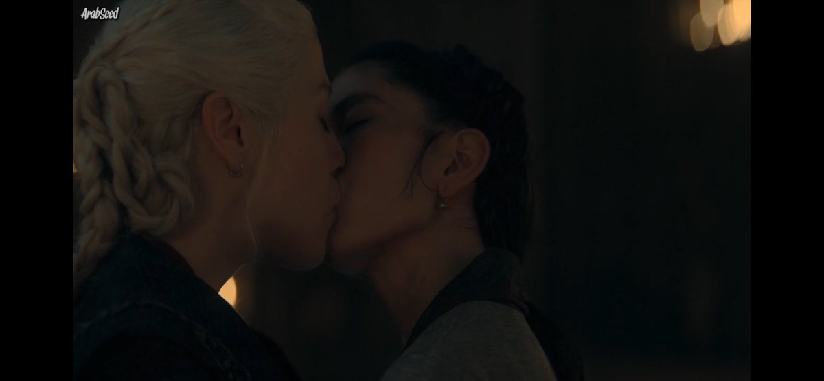 IbrahimS1af's tweet photo. احاا ارجع يا دايمون الحق مراتك ايه ده ؟؟ 😂😂
#HouseOfThedragon https://t.co/udz4exO3bc