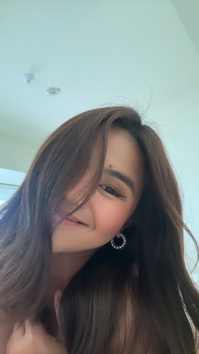 milesocampo_14's tweet photo. happy monday ✨ https://t.co/gyaiB3ny0E