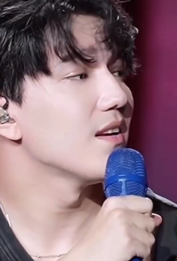 Adelma30513806's tweet photo. 💕#DimashQudaibergen is the greatest singer in the World !!! #TheStoryOfOneSky #Omir #WhenIHaveGotYou  #AveMaría #TogetherByDimash #ElAmorEnTí #Smoke #Weekend   #Stranger #Know #YourLove    #YouRiseMeUp #Ikanaide #PearlFishersDuet  @dimash_official  Dimash in China 🪷🪷🪷 https://t.co/Kp52rhDEZu