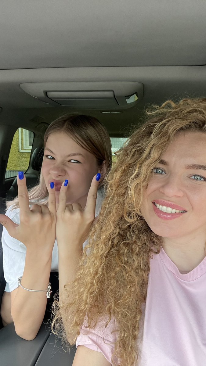 Hey, everybody! 😈

Looks like my break from Twitter is coming to an end😂

What's up, friends?