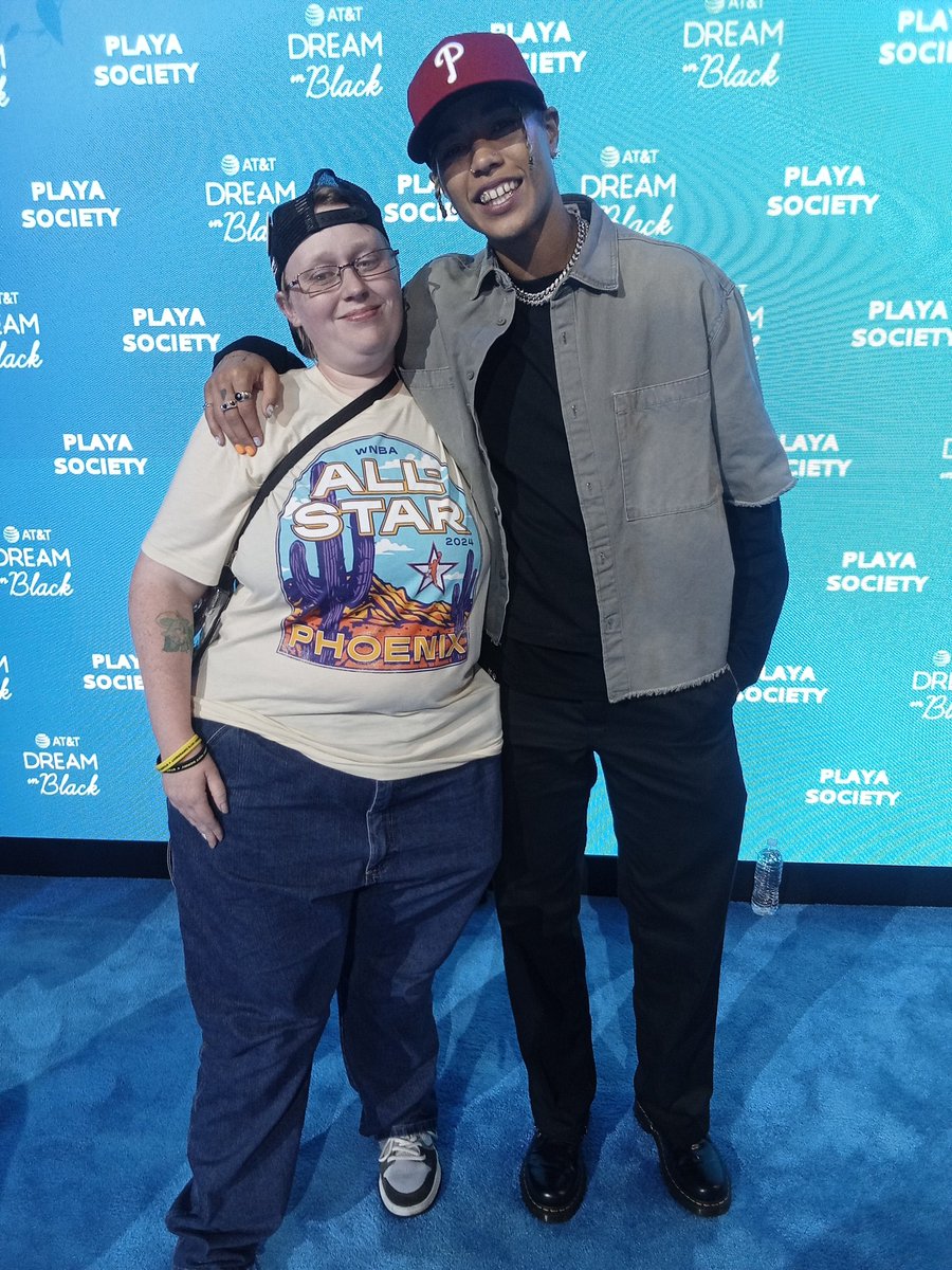 Michelle Geiger 🖖🏀⚾🌵🏜️🏒🤘🎮 tweet media