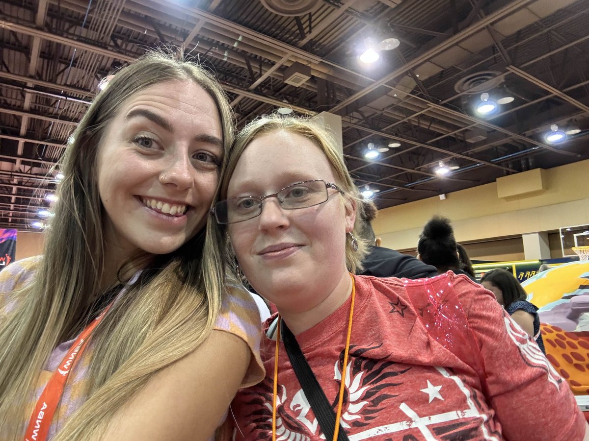 Michelle Geiger 🖖🏀⚾🌵🏜️🏒🤘🎮 tweet media