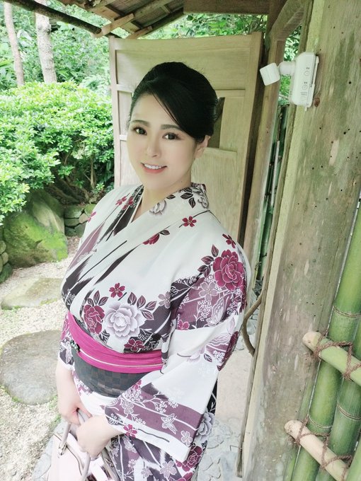 久しぶりに遠出したらちょっぴり熱中症気味に&hellip;😨  皆さんも水分と塩分補給をしっかりして、栄養あるもの食べてね💕 https://t.co/jwxV0uTdkU