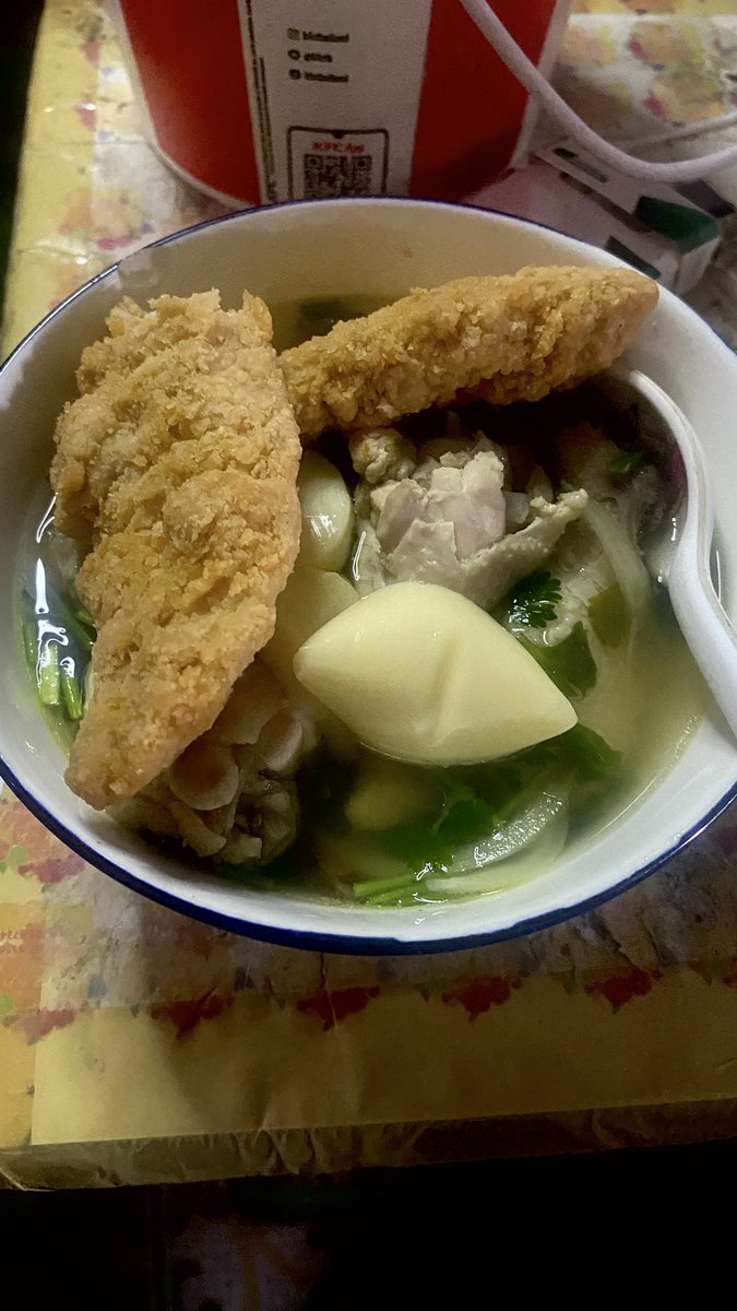 Sir_Alarick's tweet photo. 🍲 Chicken soup Thai food that we love https://t.co/Zemt1AVm5l