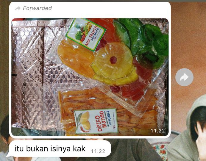 queerisy's tweet photo. JNT KOCAKKK masa paket gue yang isinya makanan hilang dan tau alasannya apa? DIBUKA DAN DIMAKAN SAMA PIHAK MEREKA 😀😀😀😀

gak jelas ekspedisi ya Allah ADA AJAAAA PANTES STUCK LAMA BGT TAUNYA DIMAKAN?!?!!!!!!!!?!!!! https://t.co/gw9AaskHNF