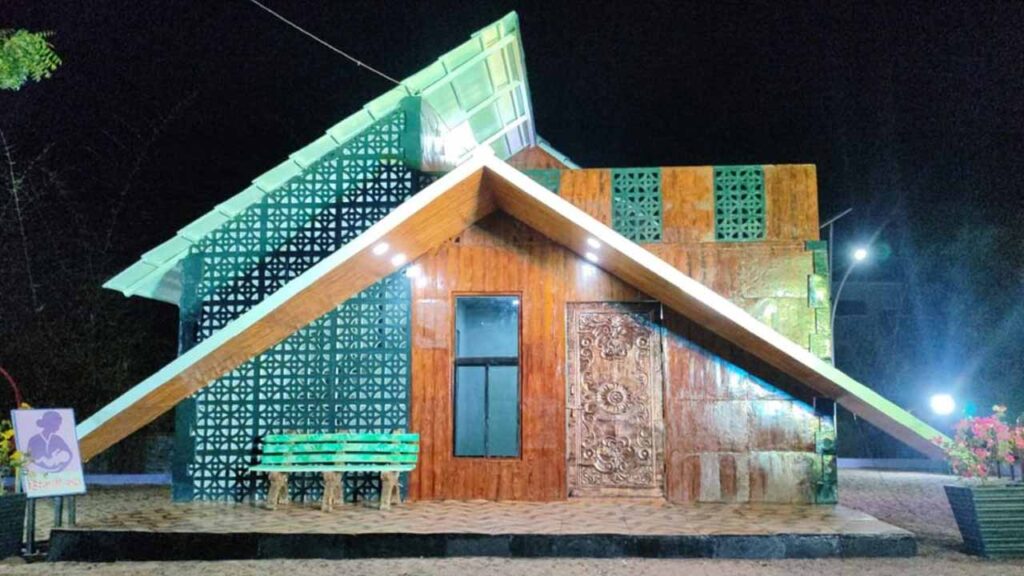 HomeCrux's tweet image. Plastic House by Dr. Balmukund Paliwal. It&apos;s a new take on eco-friendly design.🌍💡 #SustainableDesign #EcoArchitecture #InnovativeLiving
|See More: homecrux.com/plastic-house-…