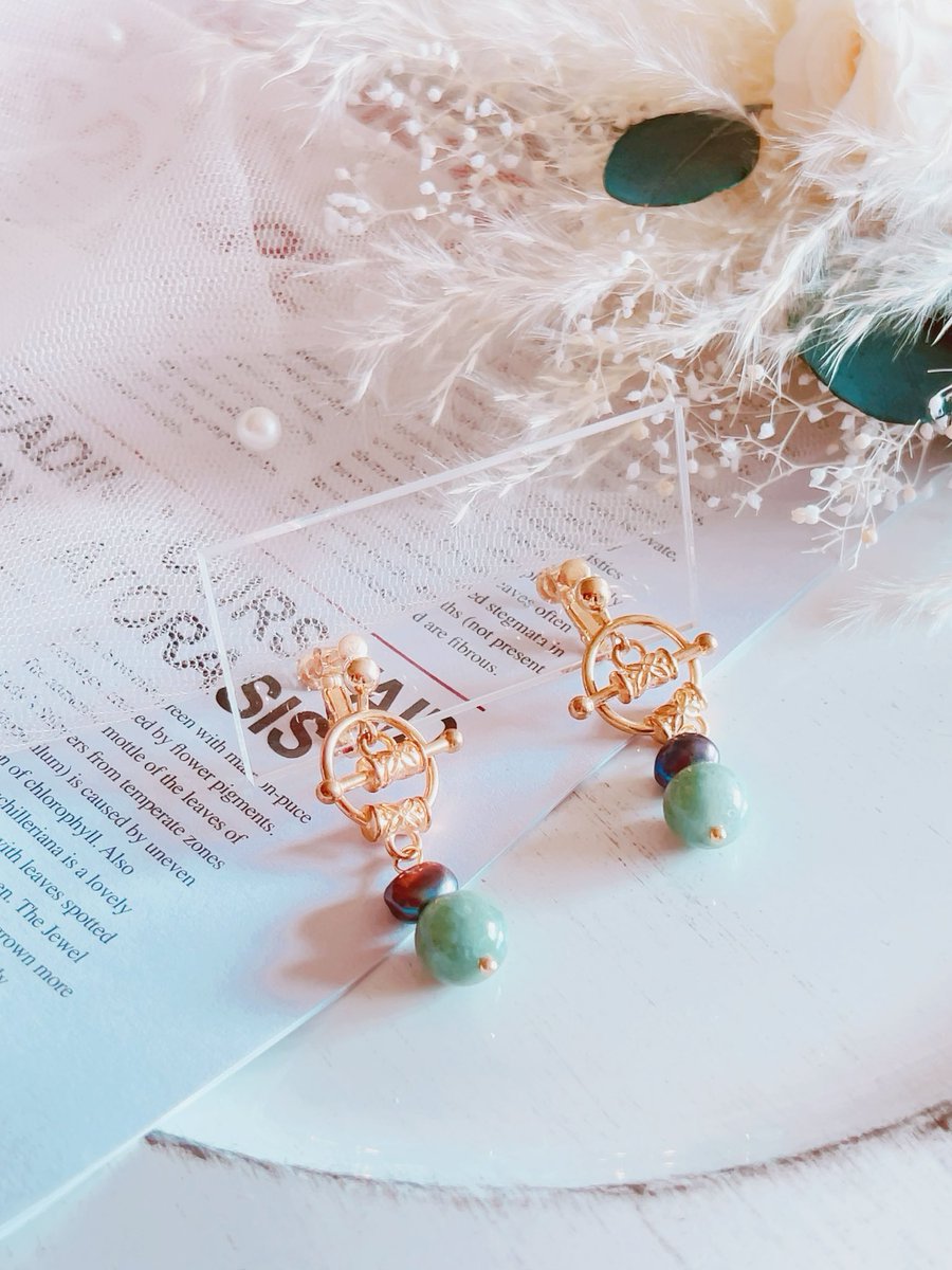 お久しぶりです♡新作ご紹介♡
天然石、淡水パール、ガラスをふんだんに使ったアクセサリー♡