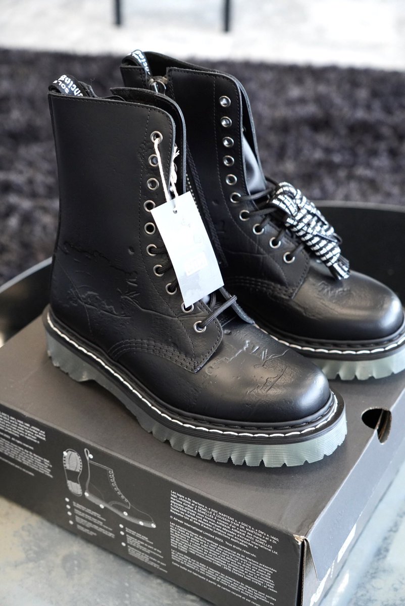 トレント・レズナーから、NINE INCH NAILS とドクターマーチン(DR