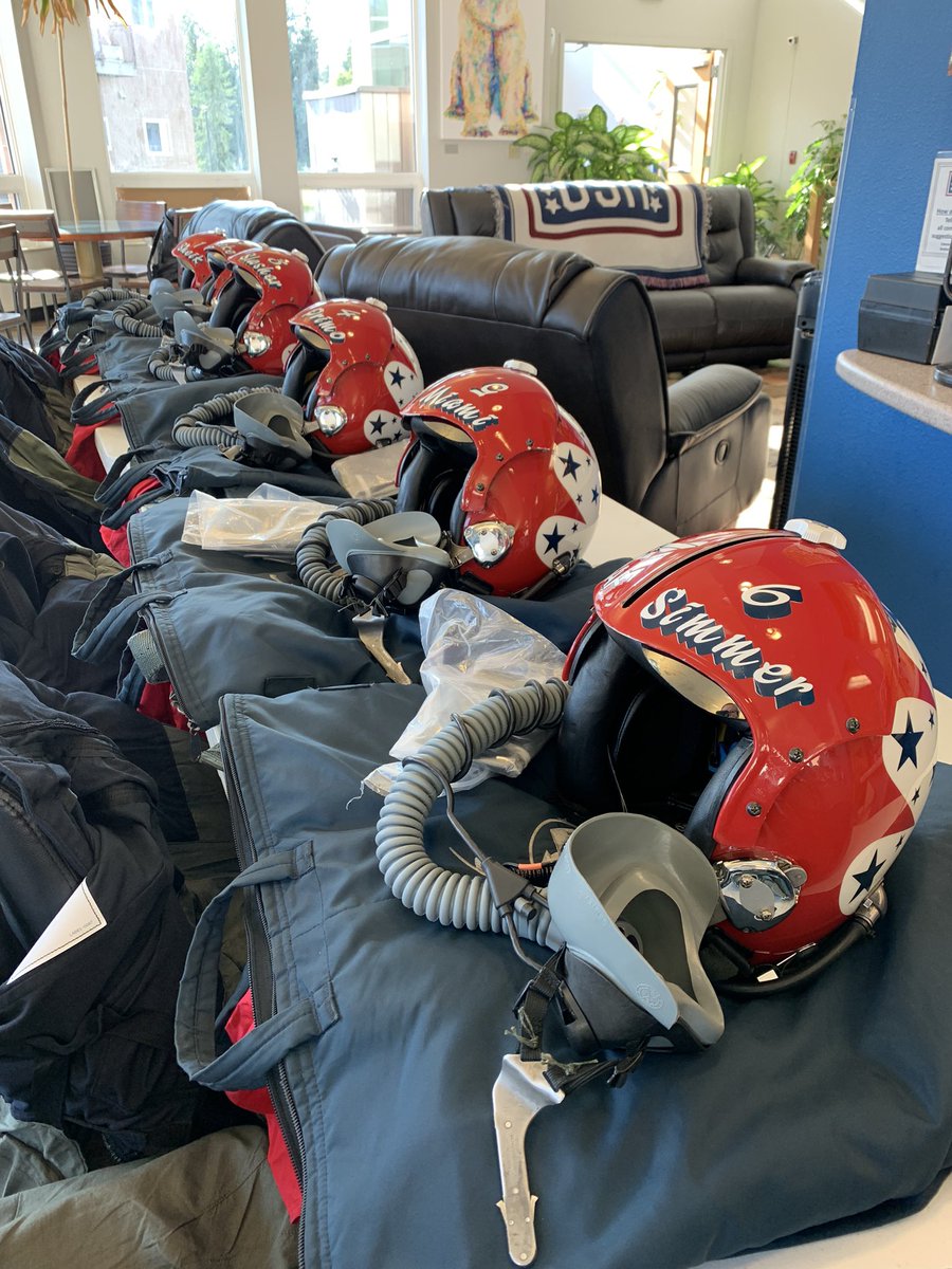 USOAlaska's tweet photo. Another successful Arctic Thunder Open House in the books, where we were once again incredibly honored to host the Air Force Thunderbirds and their crew, along with friends and family at their VIP viewing tent. Safe travels to your next show! #ForThePeopleWhoServe @The_USO https://t.co/RS4aYeoozJ