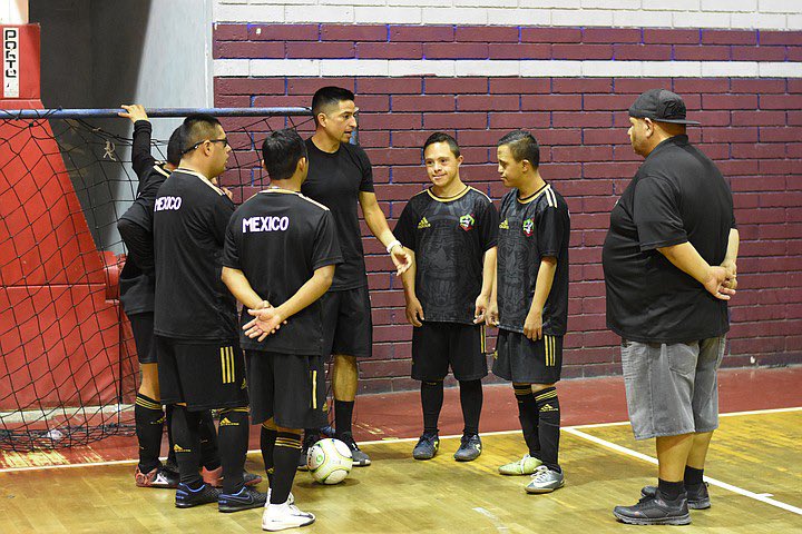 Game 2: <a href="/PasionYAguantes/">Pasión Y Aguante 🌟</a> 4 - 3 <a href="/ChangozFC/">Changoz FC ⭐️⭐️</a> 

The Changoz FC midfield and defense are seen having a meeting after this shameful defeat at the hands of our colonizers.