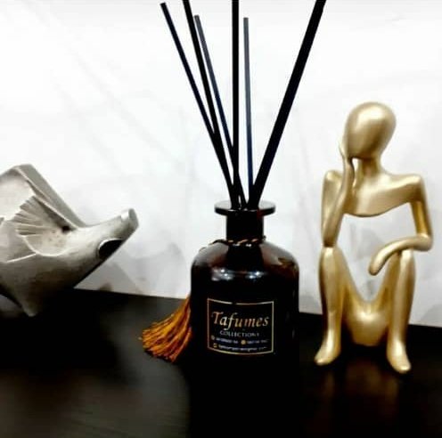 Loveomegie's tweet image. Add a touch of elegance to your space with our Reed Diffuser.

Our diffuser uses natural reeds to spread a subtle, sweet fragrance that lasts all day.

Choose from our range of scents and get ready to freshen up your home.
 #ReedDiffuser #Fragrance
#iyaloja 
@missangeljames