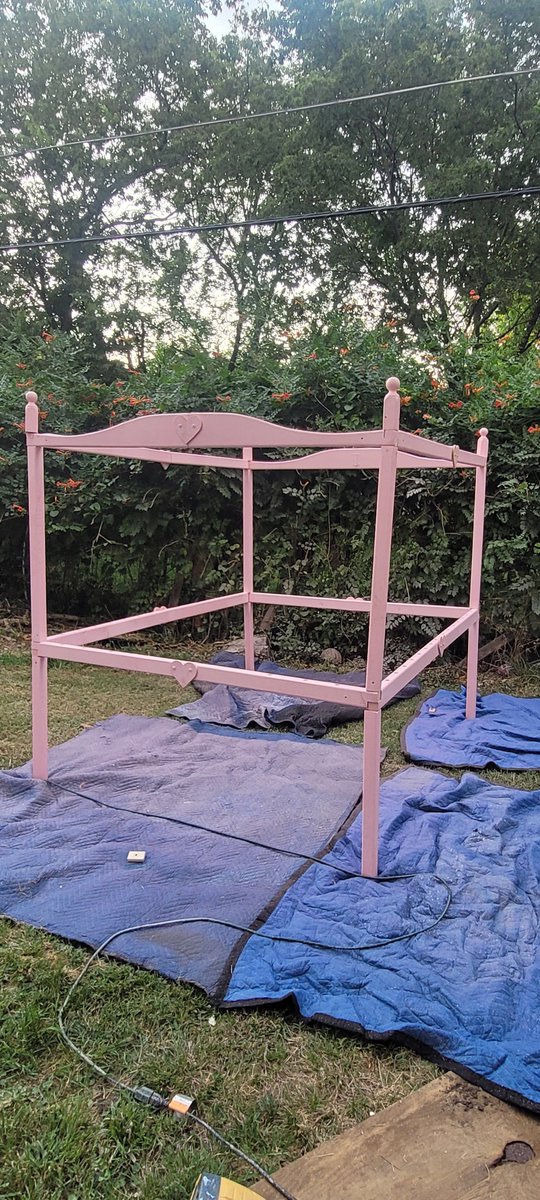 MattHailey8's tweet photo. OK. So after my back injury and corrective action hers the scoop  built my first hide a way crib and took a shot at a ner tray design and did a weight limit test and have raised it from 350 to well over 700lbs #bigthingsforlittles #bigbabyhighchair #ABDL #hidawaycrib https://t.co/OLLRQh31FQ