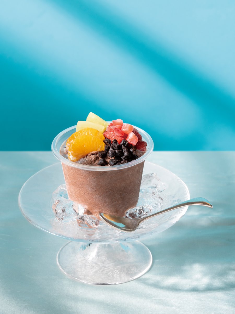 ゴディバとコラボした「南国白くま チョコレート」が、明日7月31日（水