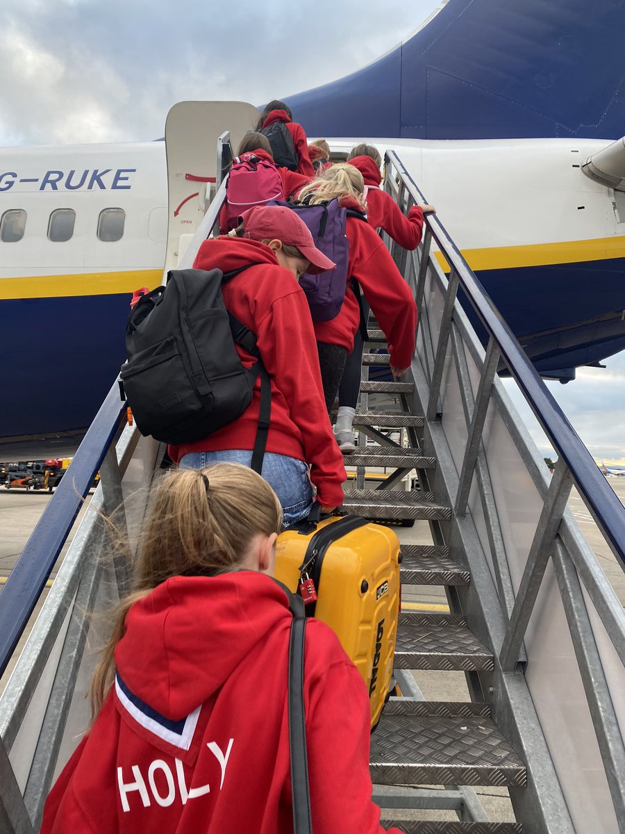 All boarded!! Next stop Italy!! <a href="/Girlguiding_NWE/">Girlguiding North West England</a> <a href="/ukintguides/">International Team</a> <a href="/GGNWE_INT/">GGNWE International</a> <a href="/TawnyOwlEmma/">💙 Emma Maudsley</a> <a href="/MillieRose1302/">Millie</a>