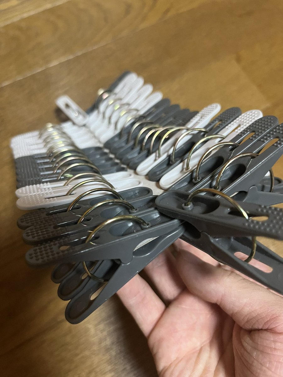 これ顔面に全部つけるゲームしよ